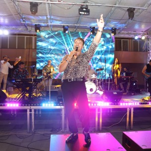 Adi Šoše na prepunom Centralnom trgu na Ilidži održao koncert