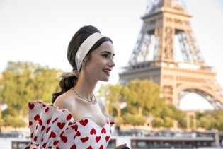 Nova sezona Emily in Paris je konačno dostupna, a ovo su outfiti koji su obilježili prethodne sezone