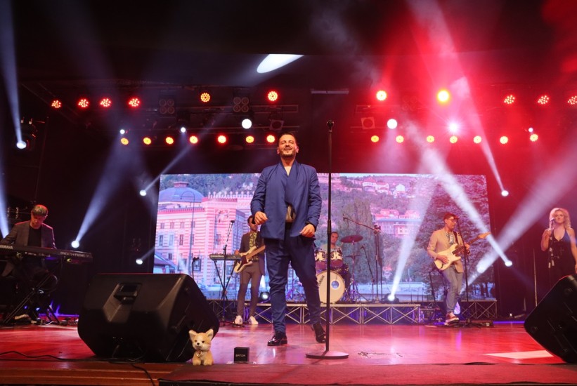 VIDEO Neno Murić priredio vrhunski koncert u Domu mladih