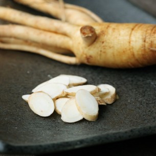 Ginseng: Biljka koja se sve više koristi u kozmetici - idealna za njegu kože