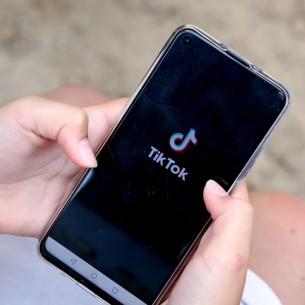 TikTok suočen s optužbama za postavljanje 'nerealnih standarda' ljepote