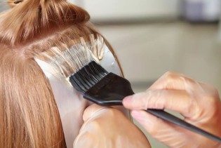 Počela je “clean hair dye” revolucija: Da li već koristite biljne boje za kosu?