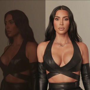 Kim Kardashian obnavlja Y2K trend s piercingom na pupku