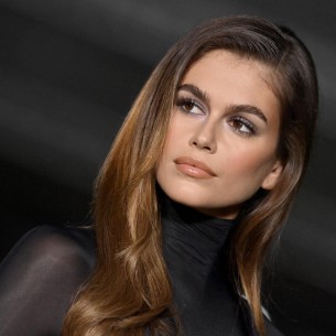 Kćerka Cindy Crawford s razlogom bira ovakve hlače: Zbog njih noge izgledaju duge