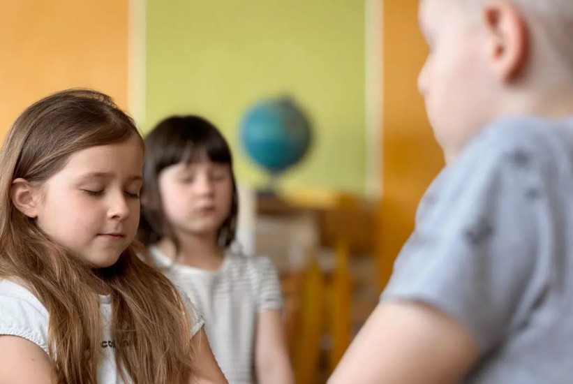 Mindfulness tehnike pomažu djeci da se lakše suoče sa stresom i anksioznošću