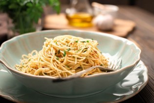 Napravite najjednostavniju, ali preukusnu pastu "aglio e olio"