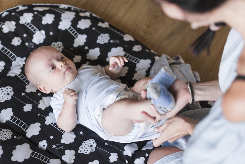 Kako pravilno premotati bebu? Ove greške svi rade, a mogu naškoditi bebi