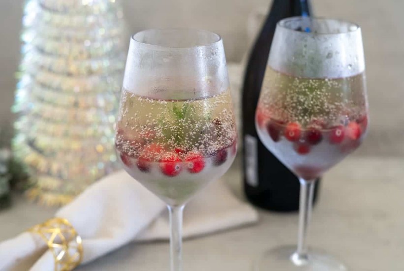 Snow Globe Cocktail: Evo kako napraviti neodoljiv zimski koktel koji je viralan hit