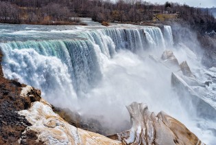 Niagarini slapovi zimi: Prirodni spektakl pod ledenim plaštom