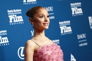 Na pomolu 'Fairy tale look' trend? Ariana Grande u ružičastoj haljini koja definiše novu eru mode!