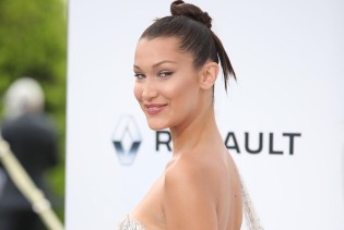 Bella Hadid u outfitu od oko 4.000 dolara koji ne uključuje nošenje pantalona