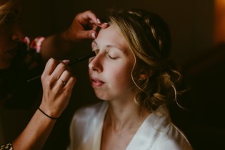 Nježna elegancija: Kako postići savršen prirodni bridal makeup?