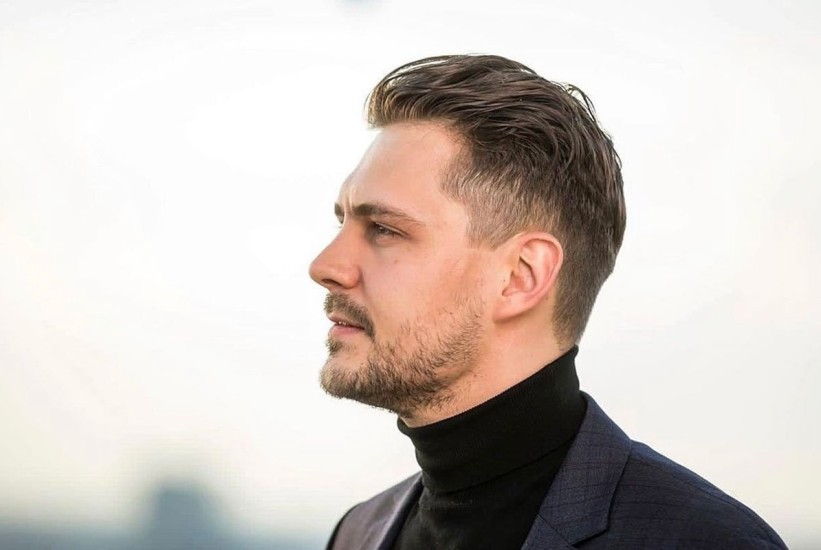 Biković u elegantnom izdanju na premijeri filma, prvi put nakon operacije