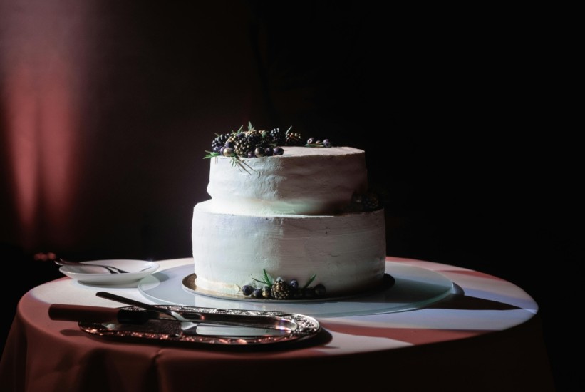 Zamrzavanje svadbene torte: Najnoviji trend koji parovi obožavaju