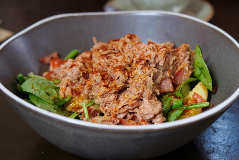 Savršen spoj Dalmacije: Tuna s pečenim krompirom u maslacu