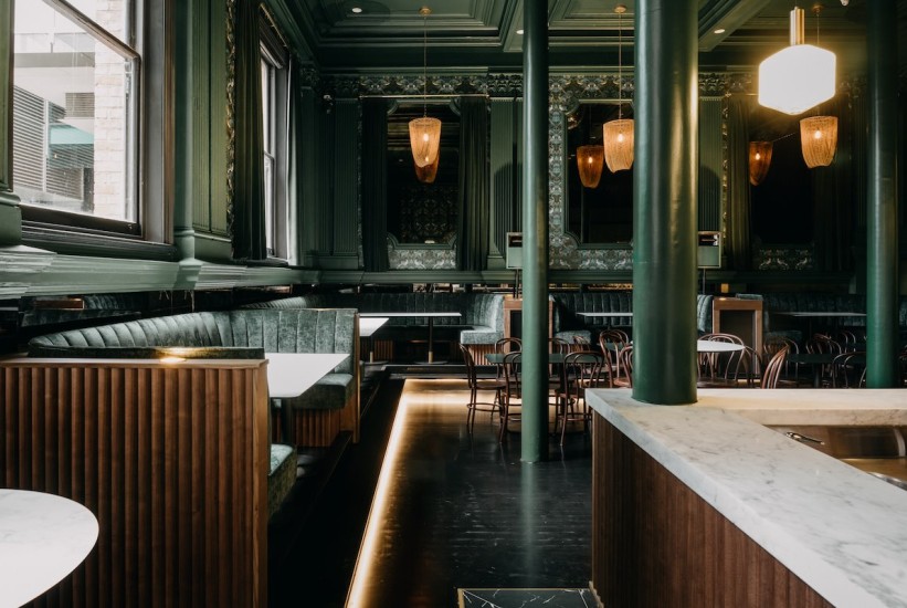 Šapat drva, miris kafe i tekstura tišine: Café Core je dizajn koji tražite