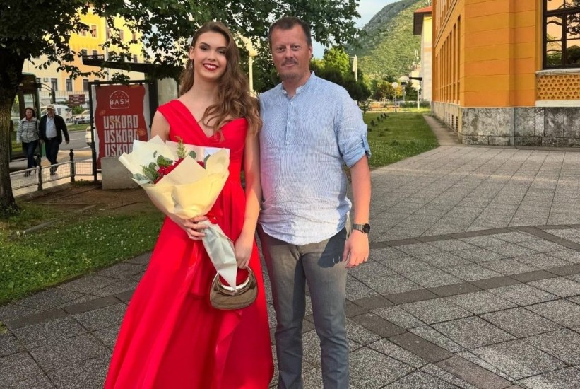 Blistavo izdanje Lane Pudar: Najljepša maturantica na svijetu