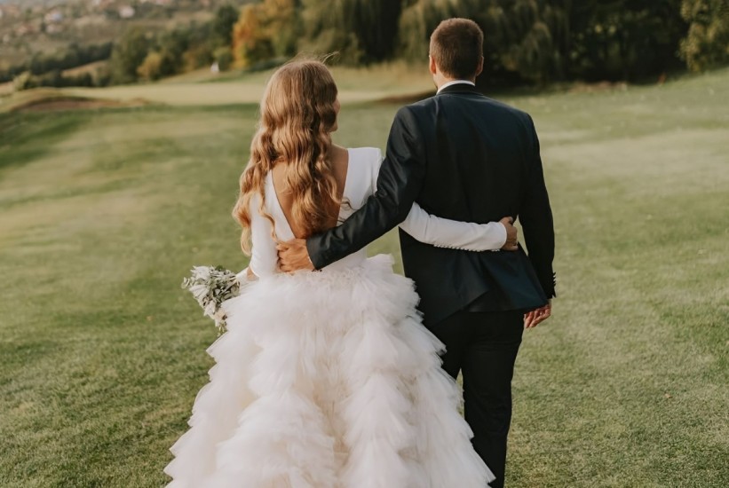 Sirova emocija, nježna snaga: Muna Nazak slavi ono što se ne može izreći