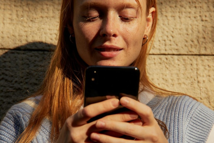 Zombieing je novi emocionalni virus — ne odgovarajte