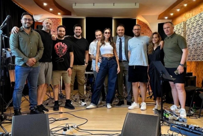 Emina Jahović počela s probama za turneju “Svitanje”, najavila i treći koncert