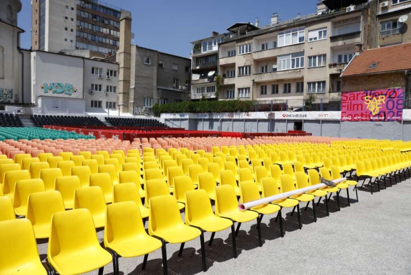 Počele pripreme za 31. SFF ispred Narodnog pozorišta, na Metalcu podignuto filmsko platno