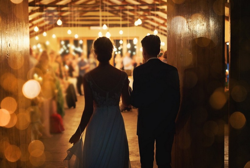 Par prodavao ulaznice za svoje vjenčanje, svaka koštala 150 eura