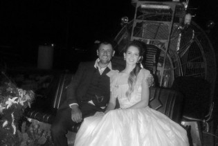 Viktorijanski san Lane Del Rey: Kako je nastala njena vjenčanica iz bajke