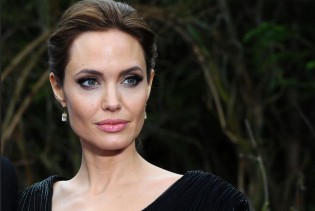 Povratak u 2012. godinu: Pogledajte zanimljivu kombinaciju Angeline Jolie