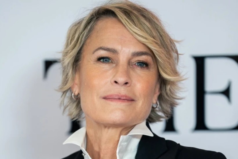 Robin Wright u bezvremenskoj kombinaciji: Stil koji odlično pristaje svim generacijama!