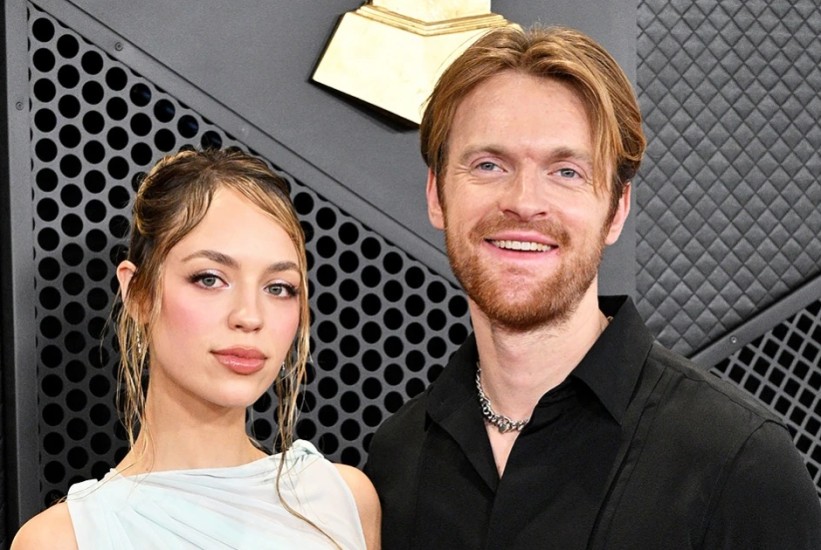 Brat Billie Eilish, Finneas, vjerio se s Claudiom Sulewski nakon sedam godina veze