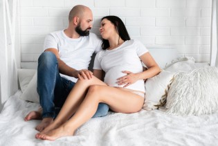 Spolni odnos u trudnoći: Šta je sigurno, a šta treba izbjegavati?