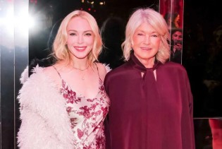 Lindsay Lohan i Martha Stewart uskladile burgundy kombinacije na L’Agence NYFW prezentaciji
