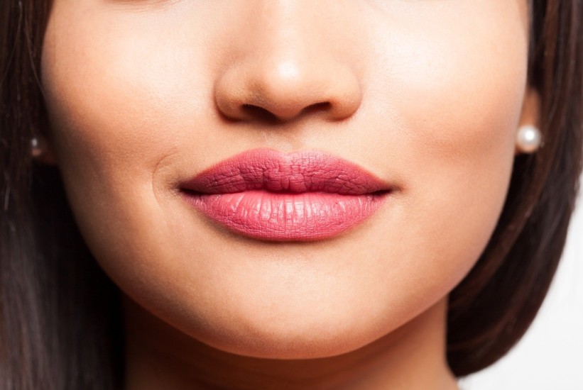 Volite li punije usne? Isprobajte ovaj prirodni trik!