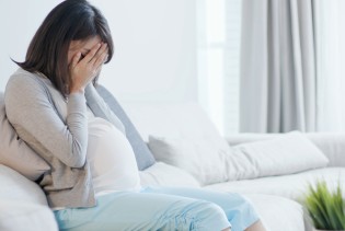 Tuga nakon poroda: Kako prepoznati i pobijediti postporođajnu depresiju