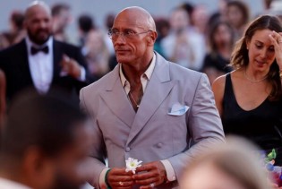 Šta je to rasplakalo The Rocka? Pogledajte dirljive scene iz Venecije