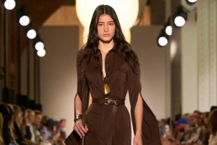 Zemljani tonovi i elegancija: Michael Kors lansirao kolekciju koja će obilježiti jesen