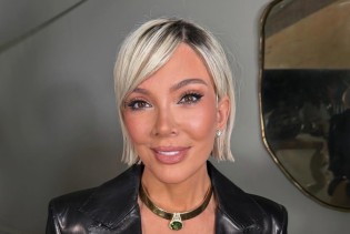 Kris Jenner zablistala u platinasto plavoj: Potpuno nova i neprepoznatljiva