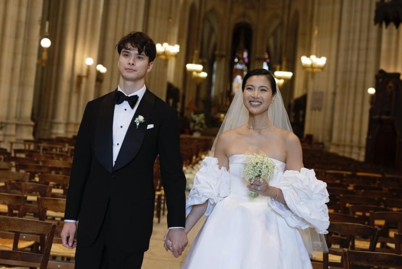 Mlada koja je očarala Pariz: Veo o kojem svi pričaju