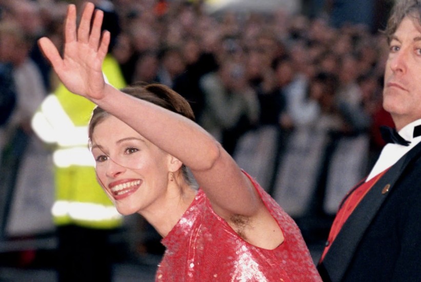 Modni bunt Julie Roberts: Crvena haljina, neobrijani pazuh i poruka slobode