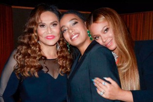 Tina Knowles o podršci Beyoncé i Solange: “Moje djevojke su postale moj tim”