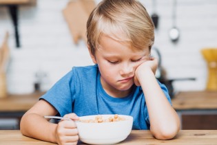 Kako natjerati dijete da jede sve bez svađe i suza