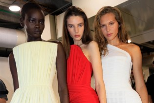 Moda u Parizu nikada uzbudljivija: Novi kreatori u fokusu, a backstage trenuci pričaju posebnu priču