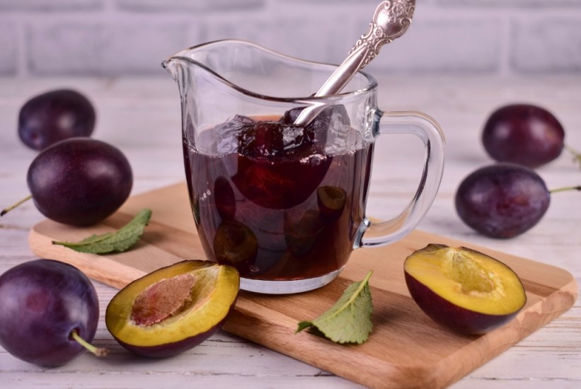 Najbolji recept za kompot od šljiva – probajte ga već danas!