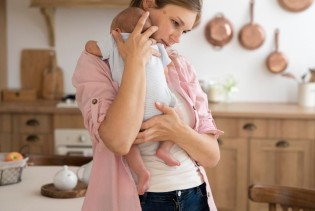 Može trajati mjesecima i ugroziti disanje: Zašto je veliki kašalj posebno opasan za bebe?