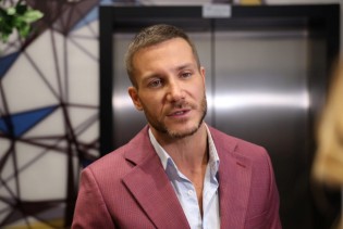 Šta se dešava između Emine i Saše? Njegova izjava ponovo pokrenula glasine