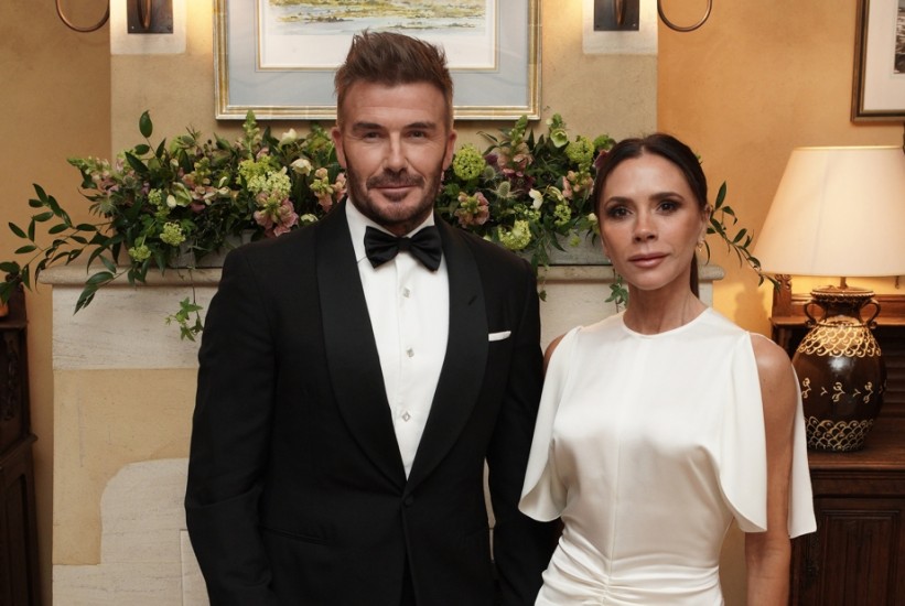 Najveće božićno drvce do sada: Pogledajte kako izgleda praznični ambijent Victorie Beckham