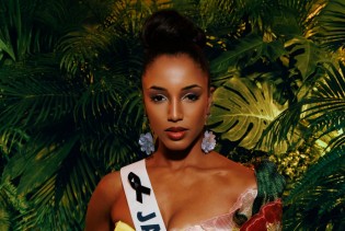 Miss Jamajke završila u bolnici nakon pada na bini