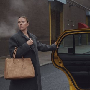 Pradina torba iz 2000-ih koja i danas vlada modnom scenom