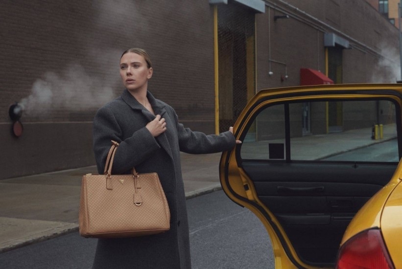 Pradina torba iz 2000-ih koja i danas vlada modnom scenom