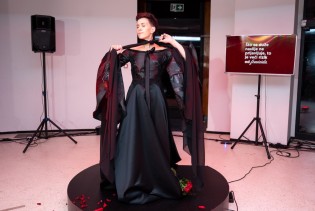 Haad i Maja Gasal u Sarajevu predstavili moćan performans i crnu vjenčanicu